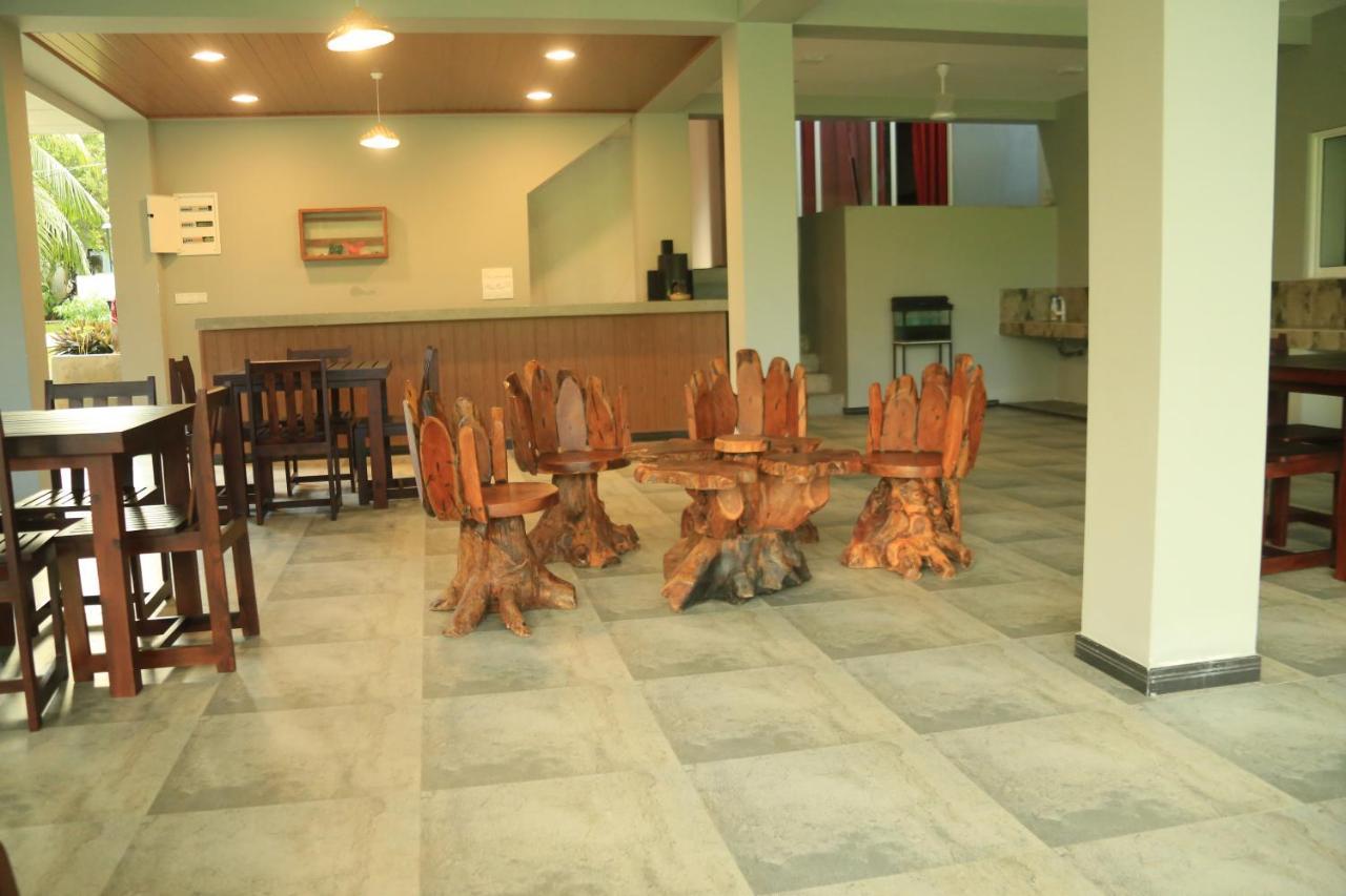 Sri Villa Rest ฮิกคาดูวา ภายนอก รูปภาพ